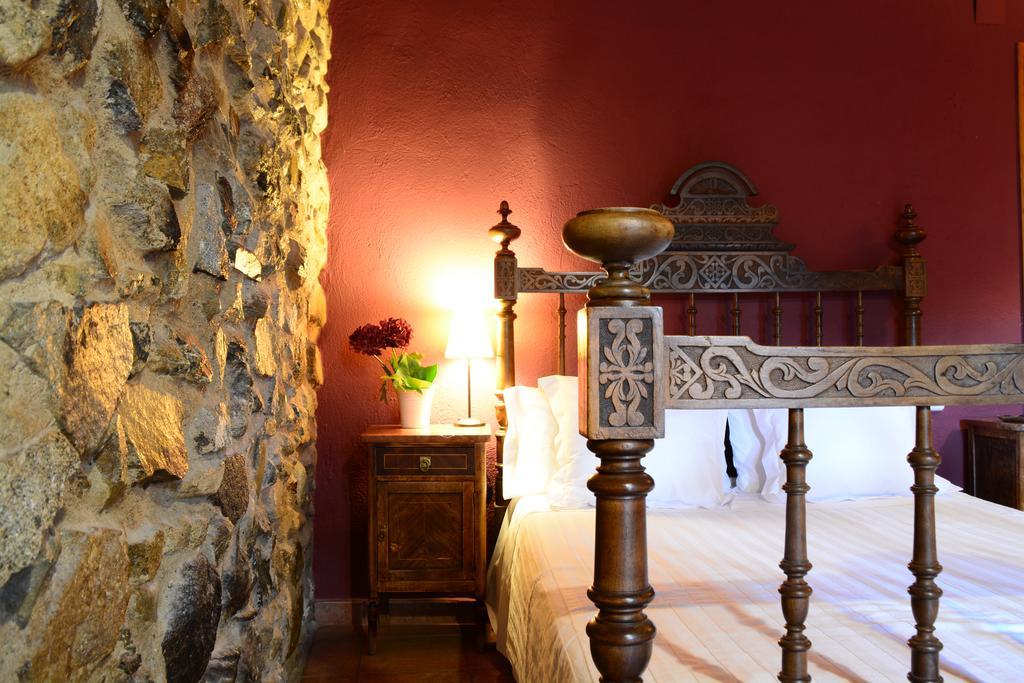 Hotel Les Velles Escoles Les Irles Zewnętrze zdjęcie