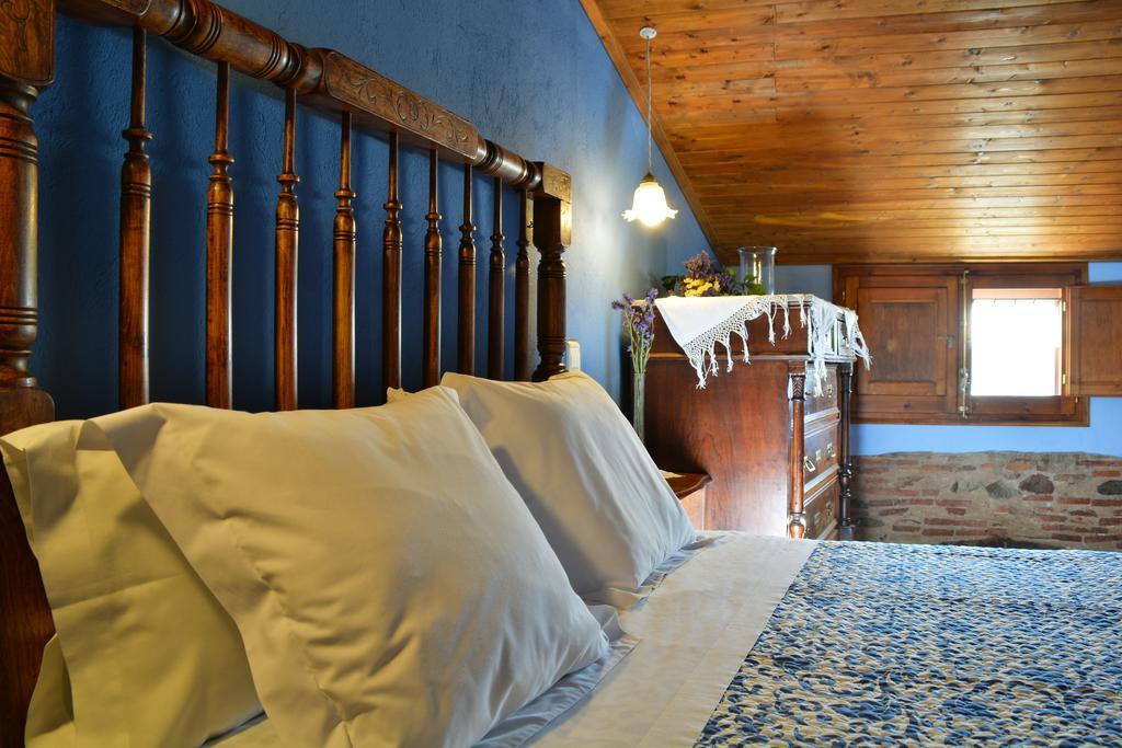 Hotel Les Velles Escoles Les Irles Zewnętrze zdjęcie